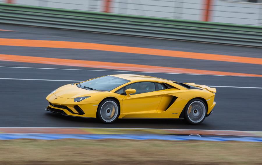  Lamborghini Aventador S 2017 года  (WW) (фото 27 из 74)